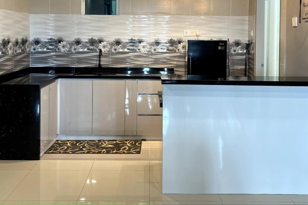 Apartment Akiko Ladang Tanjung With Swimming Pool