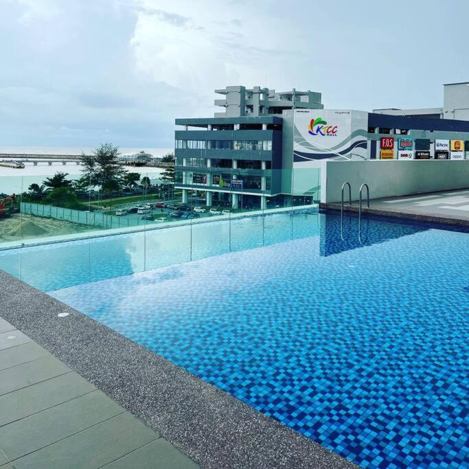 Apartment Akiko Ladang Tanjung With Swimming Pool